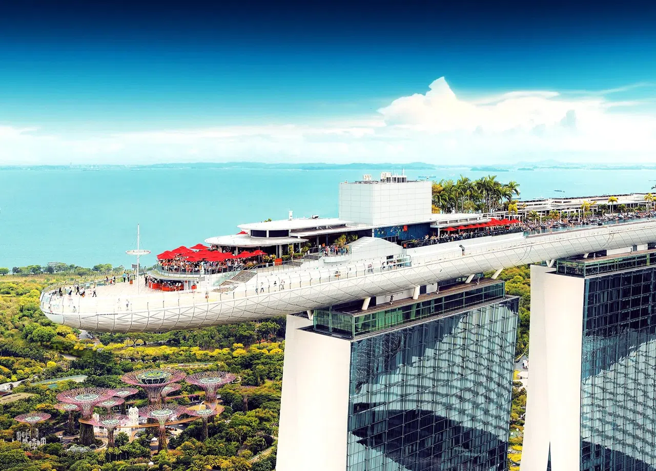 Singapore After Dark: Night Safaris, River Cruises, and Light Spectacles